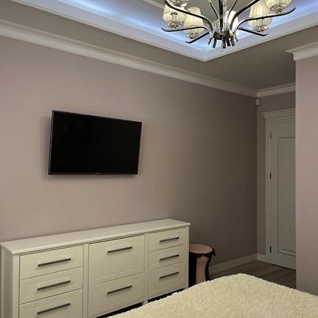 Apartament In The Center Of คีชีเนา ภายนอก รูปภาพ