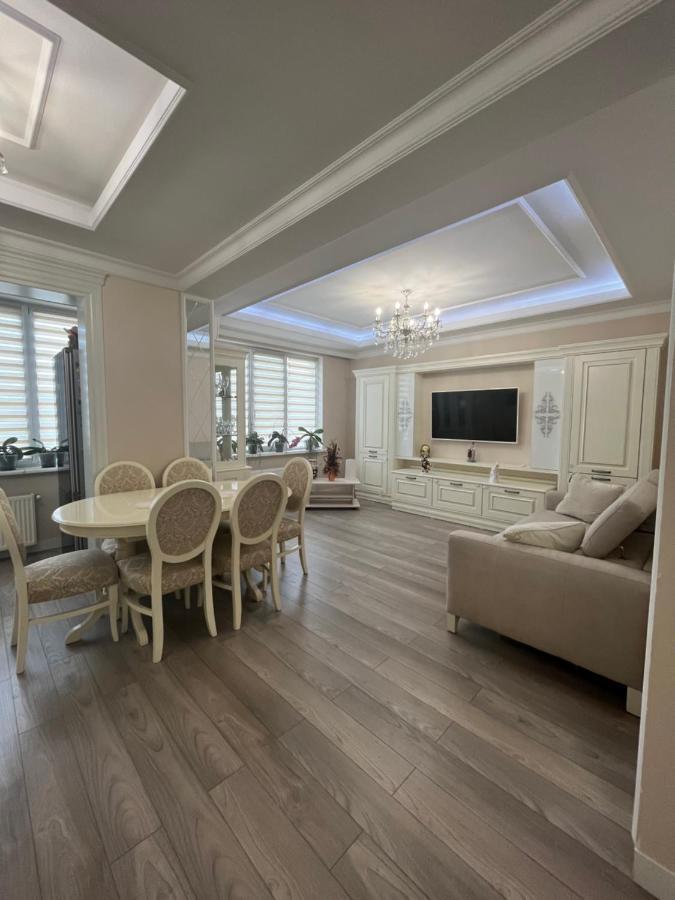 Apartament In The Center Of คีชีเนา ภายนอก รูปภาพ