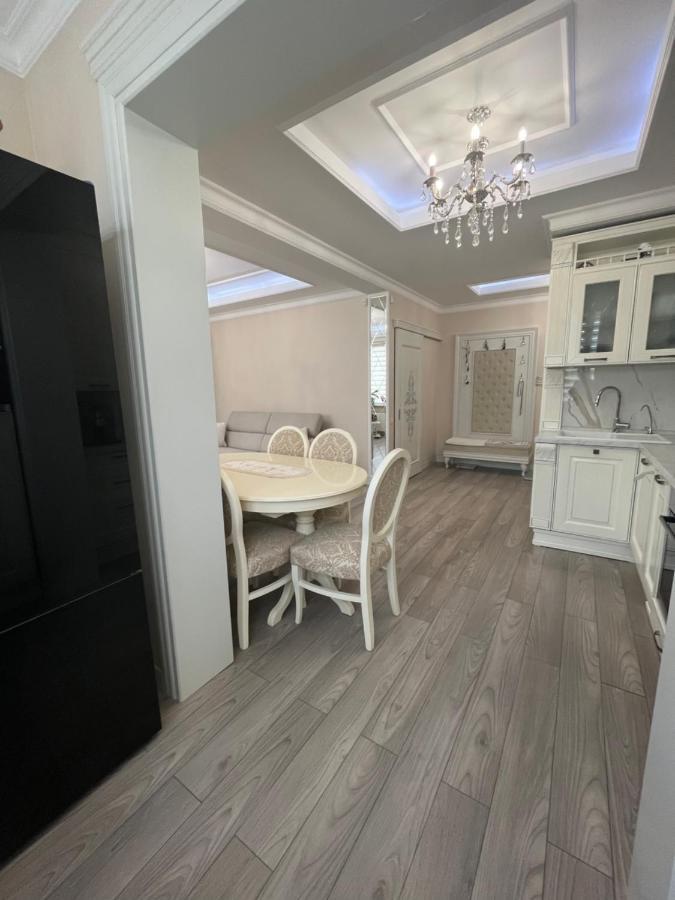 Apartament In The Center Of คีชีเนา ภายนอก รูปภาพ