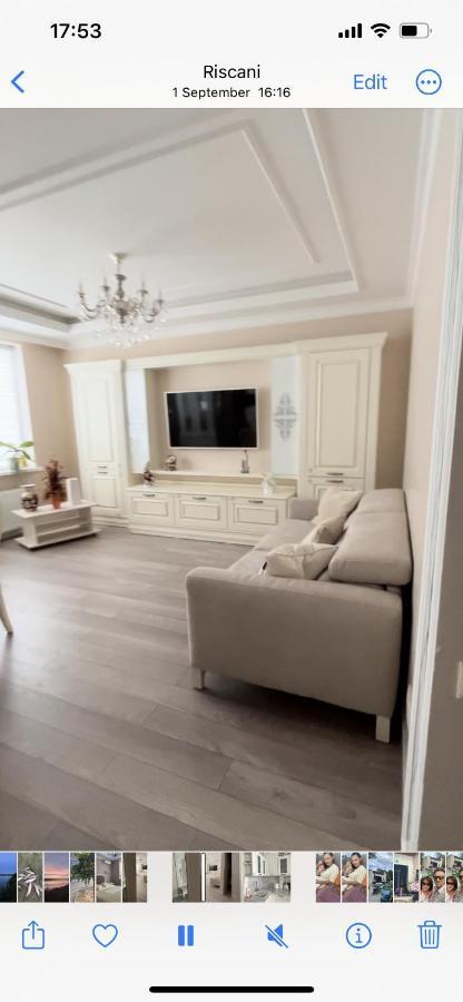 Apartament In The Center Of คีชีเนา ภายนอก รูปภาพ